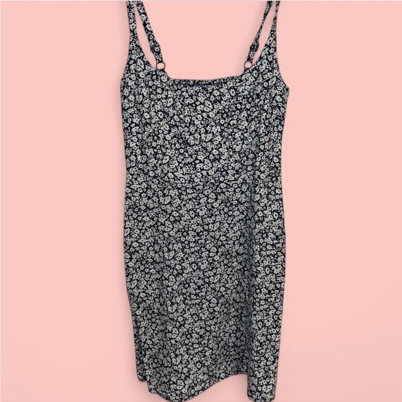 Floral Black Dresss with Pockets - Picture 1 of 3